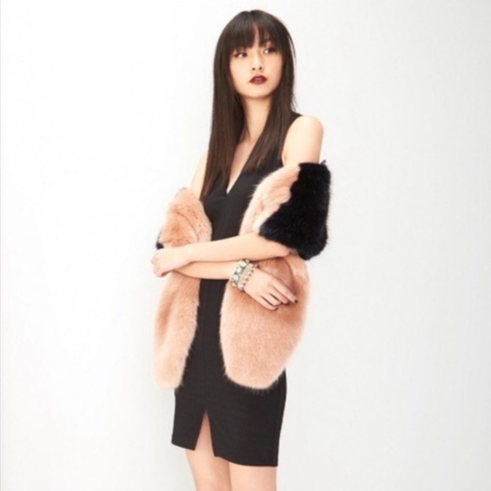 Halogen Navy & Blush Faux Fur Wrap